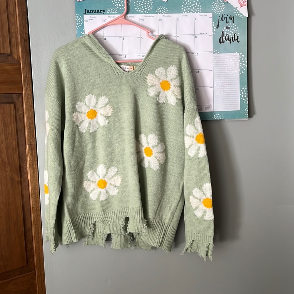 Fits like a large! Bought it and tried it on but never worn!